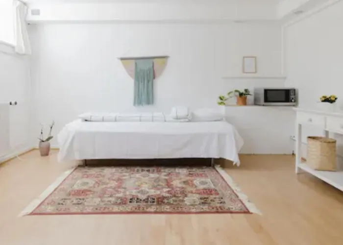 Vaerelse I Rolig Villakvarter, Beliggenhed *